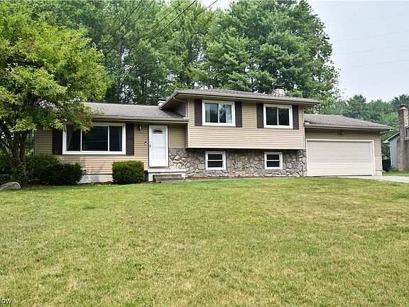 2nd image of 120 Country Green Dr