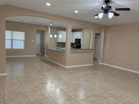3 bed, 2.0 bath, 2018 sqft, $2,150 — Photo 4