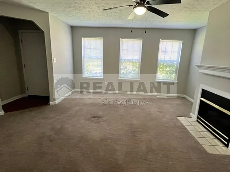 3851 Sugar Creek Dr — Photo 3