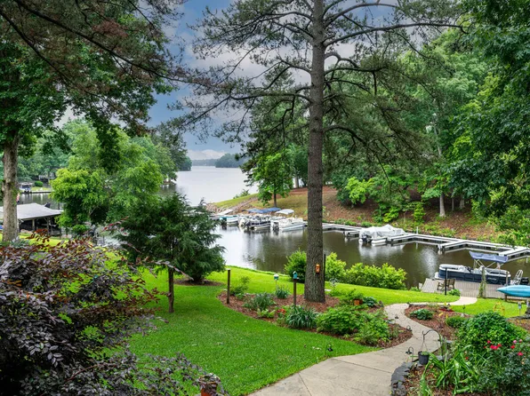 106 Palomino Cv, Louisburg, NC 27549