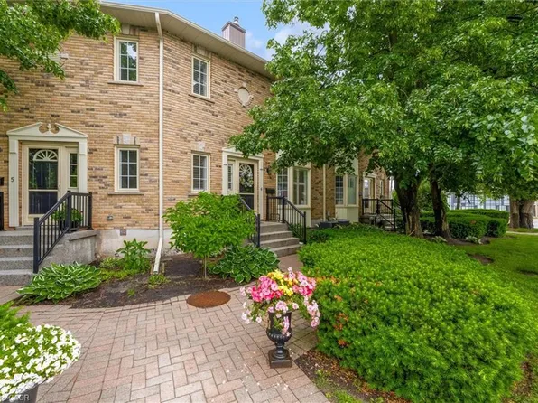 2110 New St #6, Burlington, ON L7R 1H8