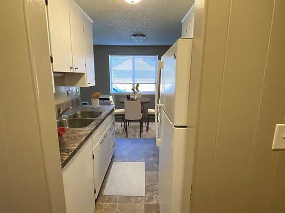 2nd image of 101-107 E Fremont Ave #103-2
