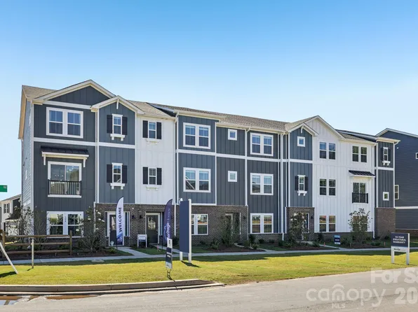 375 Golden Maple Ct, Fort Mill, SC 29708