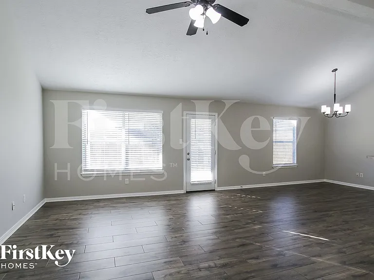 16204 N View Ct — Photo 3