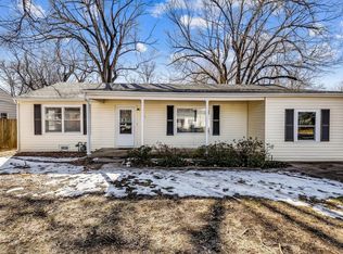 215 E Martha Ave, Mulvane, KS 67110