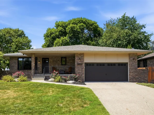 402 NW Sturbridge St, Ankeny, IA 50023