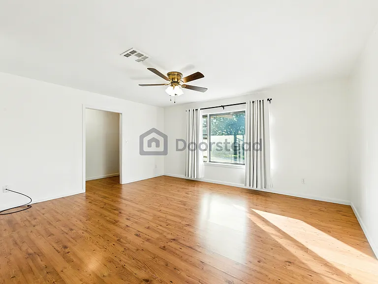 445 Granada Dr — Photo 12