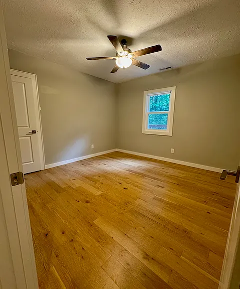 411 Patrick Henry Dr — Photo 26