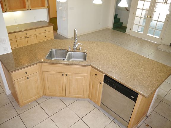 5th image of 3401 Lockwood Dr