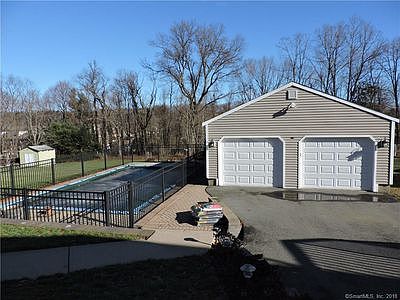 4th image of 37 Chapin Ave
