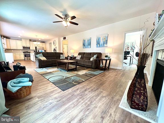 2nd image of 343 Acasta Dr #80