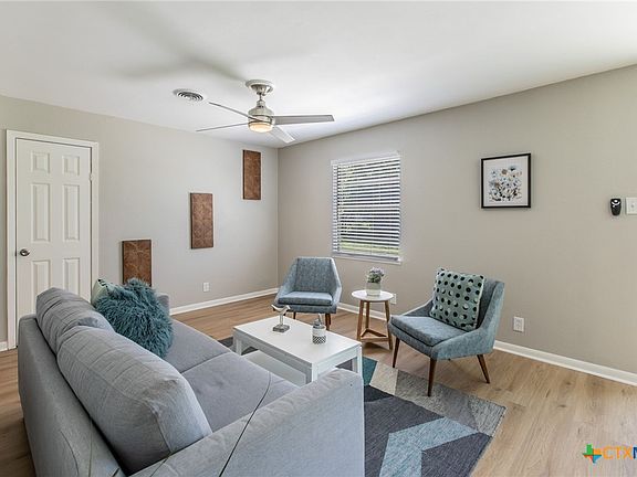 4th image of 1123 Alta Vista Dr