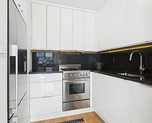 3rd image of 7 E 14th St APT 1107