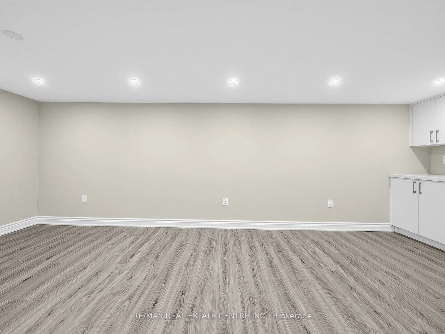 3 bed, $2,200 — Photo 3