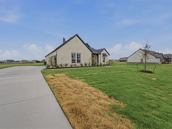4th image of 2320 Quartz St