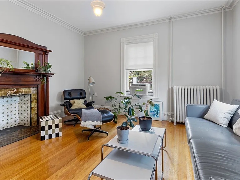 15 Myrtle St #2 — Photo 3