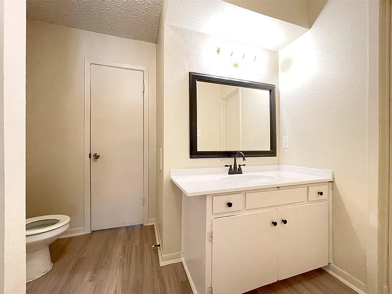 902 N Meadows Dr — Photo 13