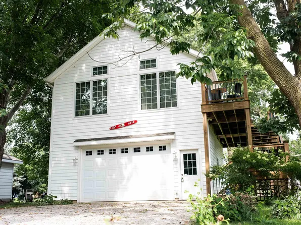 11676 N Elm Grove Dr, Syracuse, IN 46567