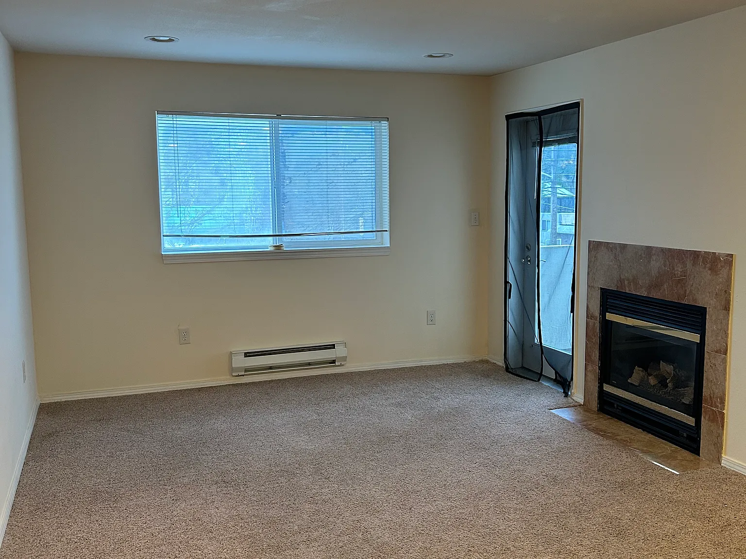 2 bed, 800 sqft, $1,980 — Photo 3