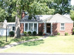 9440 Parklind Dr, Saint Louis, MO
