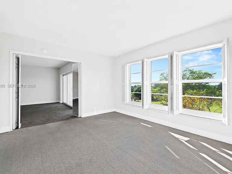 3050 N Palm Aire Dr #501 — Photo 16