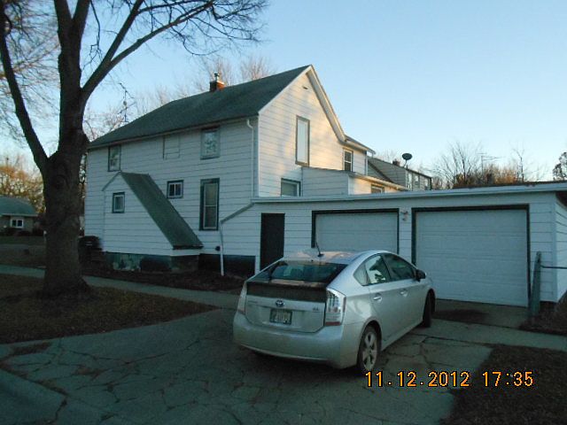 2nd image of 725 Shell St