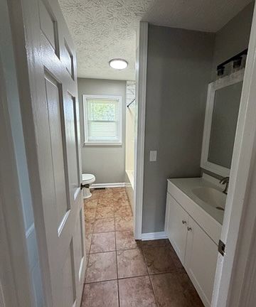 5th image of 102 N Glencove