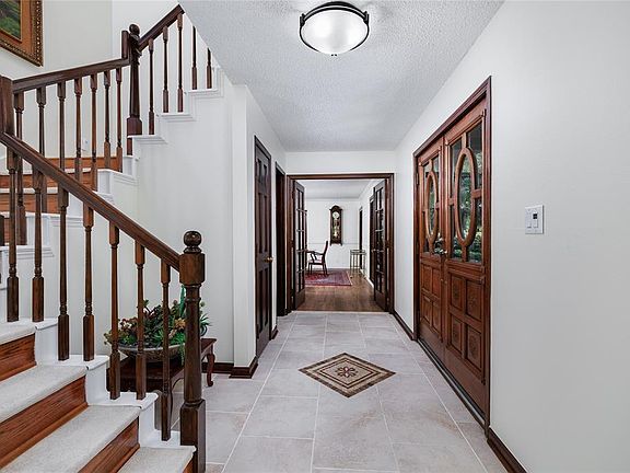 5th image of 15500 Oaklawn Park Drive