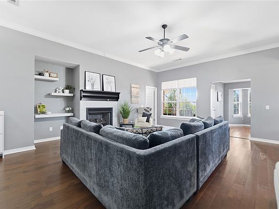 3rd image of 6000 S 39th Pl