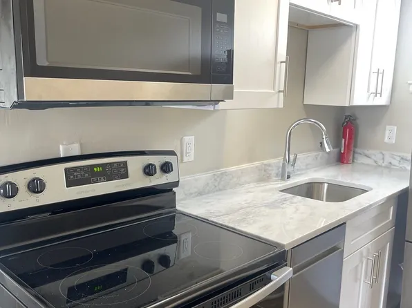 461 S Highland Street, 461 S Highland St #10ad10a32, Memphis, TN 38111