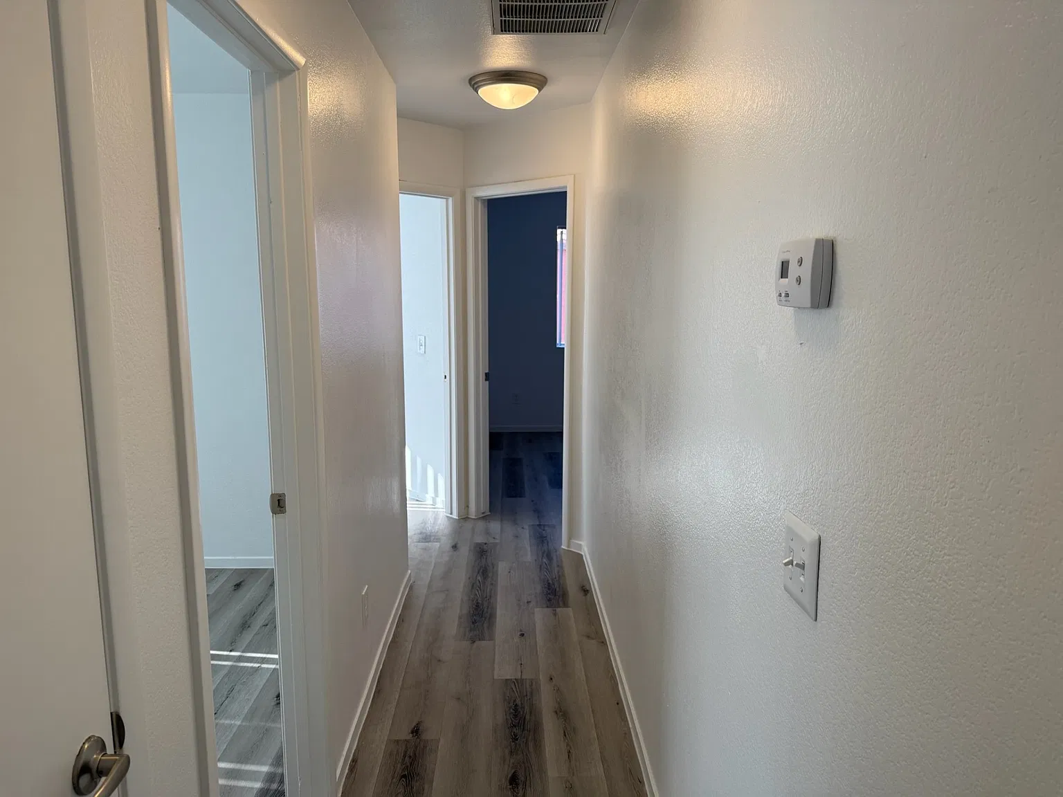 3 bed, 2.5 bath, 1200 sqft, $1,874 — Photo 4