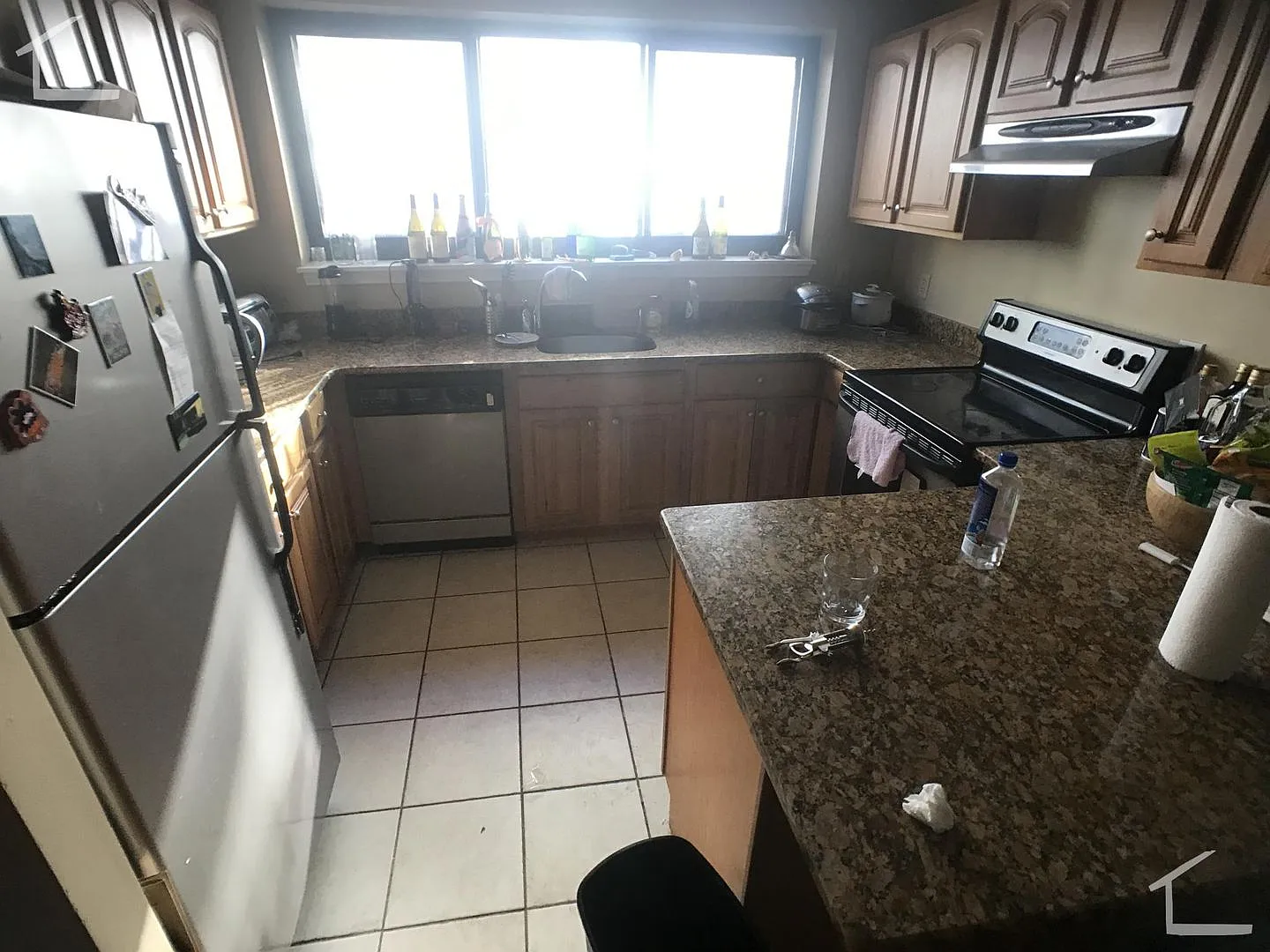 Charming 3 Bedroom-No Broker Fee — Photo 1