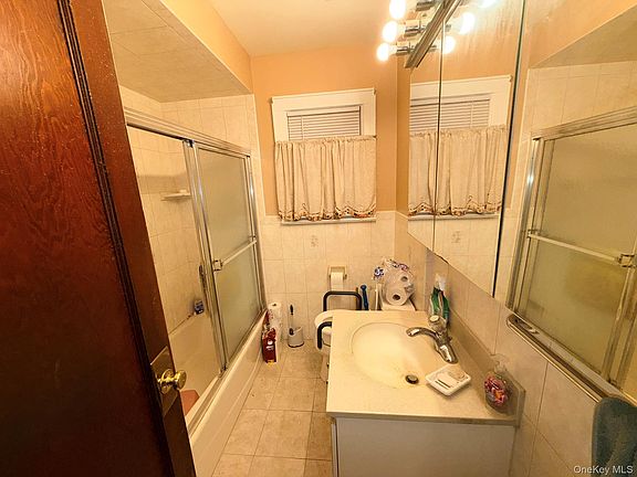 5th image of 2284 Wynsum Avenue