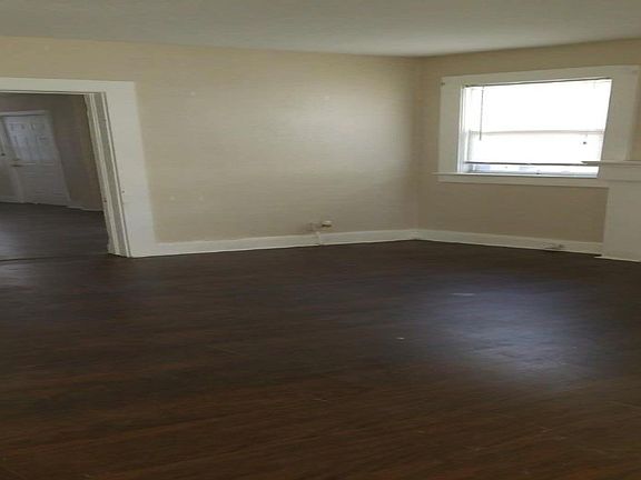 5th image of 318 W 16th St