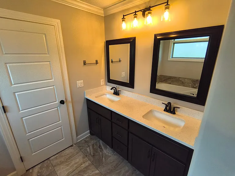 114 Gatewick Dr — Photo 10