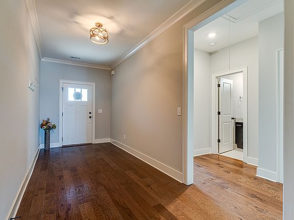 5th image of 671 Sire Ave