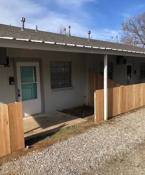 411 E Beech St — Photo 1