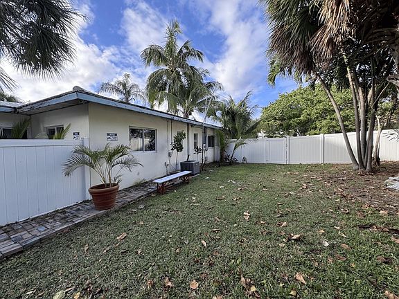 5th image of 2040 E Hillsboro Blvd #3