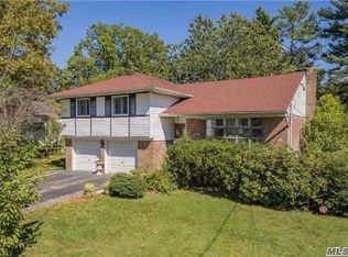 114 Reed Dr, Roslyn, NY 11576