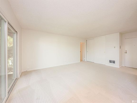 3rd image of 816 N Delaware St APT 414