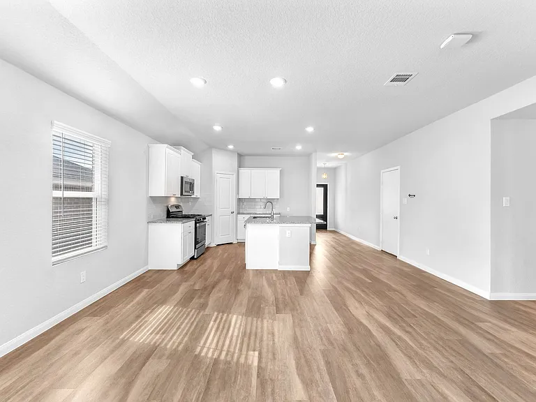 1044 Raceland Rd — Photo 8