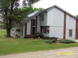 9425 SW Greenville Rd, Greenville, MI 48838