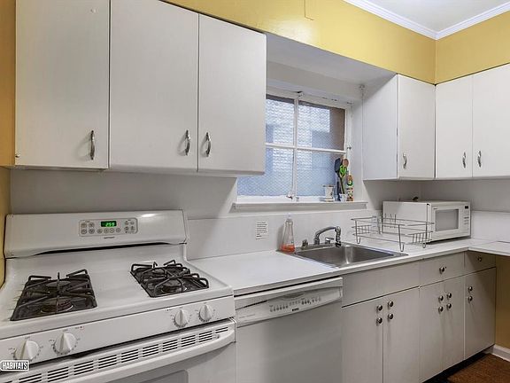 5th image of 33 W 9th St APT 4