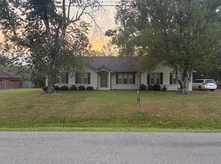 1304 Orchard Ln, Corinth, MS 38834