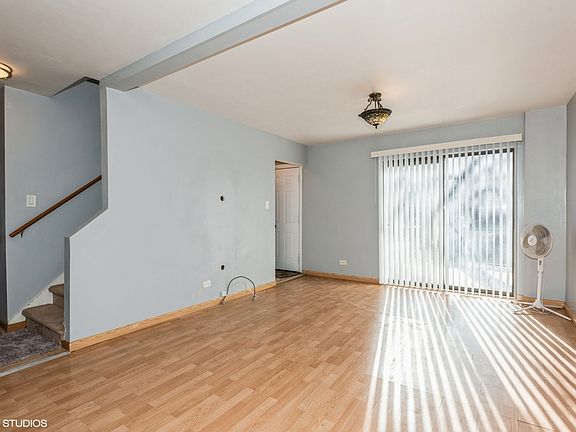 5th image of 18W275 Kirkland Ln