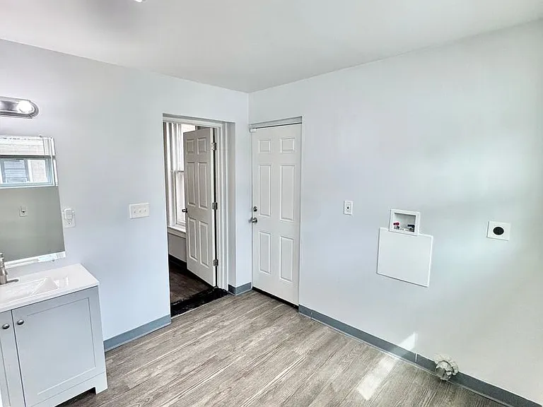 1410 W Turner St — Photo 13