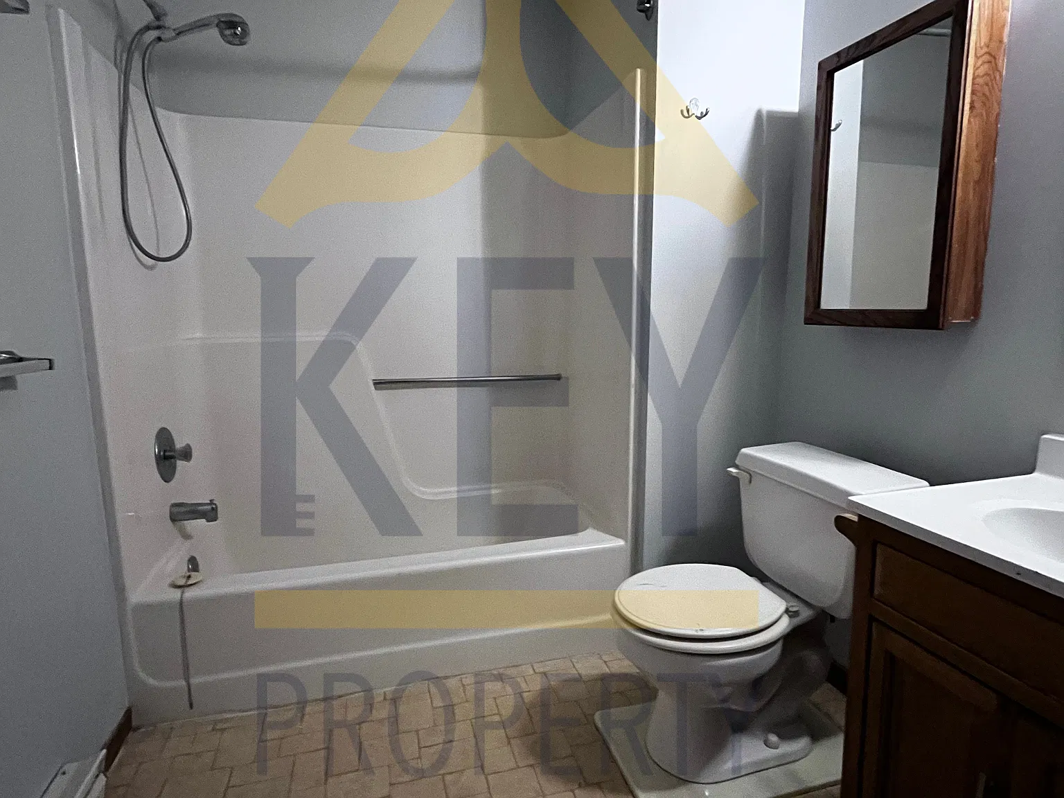 493 Hollenbeck St — Photo 3