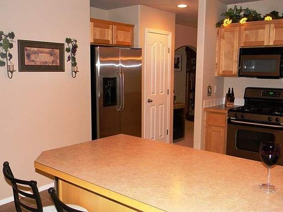 4th image of 9712 Balflour Dr