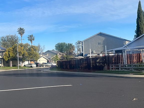 5th image of 513 Tipperary Dr