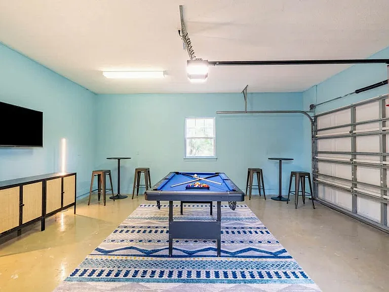 Building's Lounge